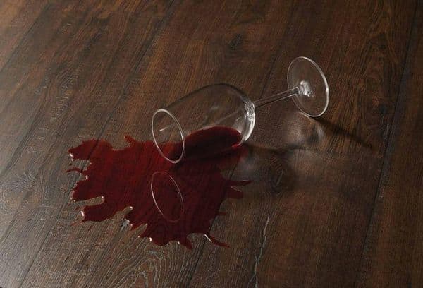 Pahar de vin vărsat