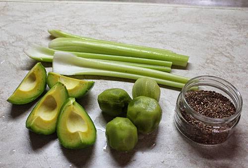 Avocado decojit și kiwi