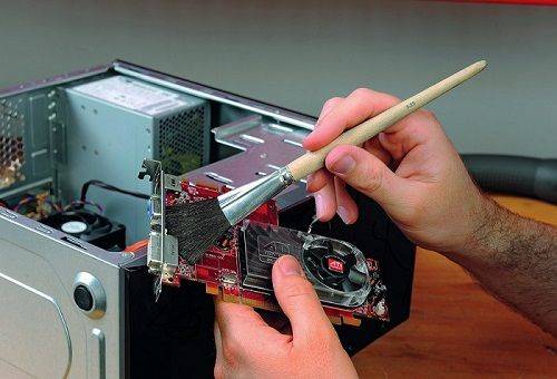 curățarea plăcii computerului