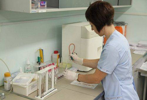 asistent de laborator