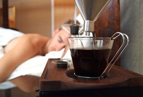 Cafea proaspătă de la o mașină de cafea