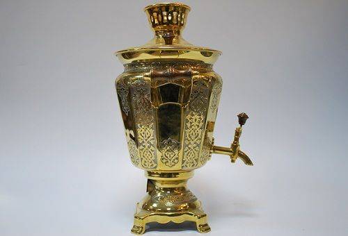 samovar de alamă