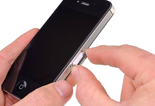 Cartela SIM blocată în iPhone
