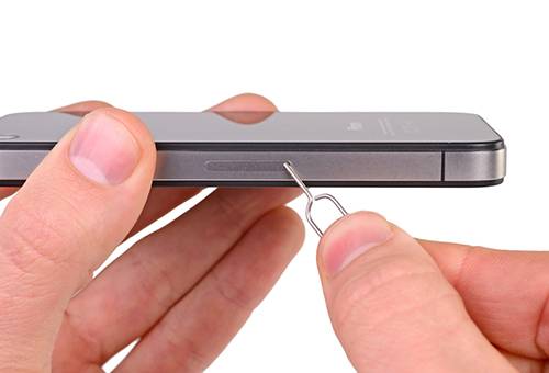 Tava pentru cartela SIM nu se extinde pe iPhone