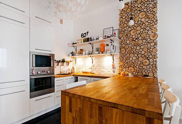 Lemn într-un decor interior al bucătăriei