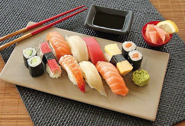 Sushi și rulouri