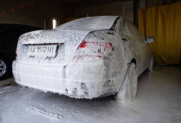 Mașină în spumă de spălat