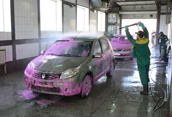 spălătorie auto cu spumă activă