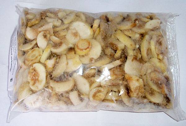 Champignons înghețați în felii într-o pungă