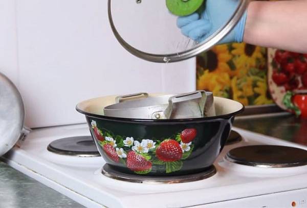 curățarea tigaie din aluminiu