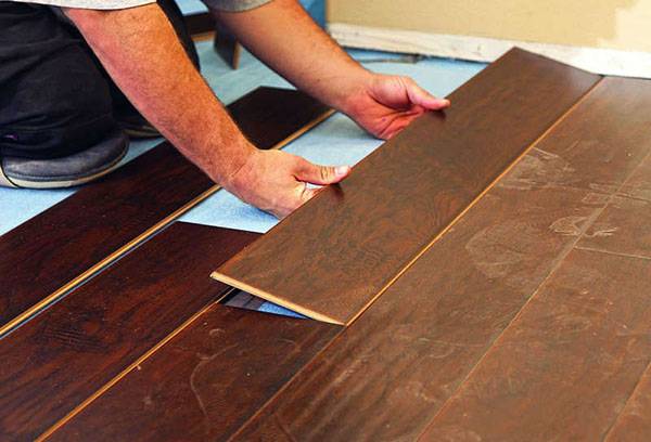 Înlocuirea plăcilor laminate individuale