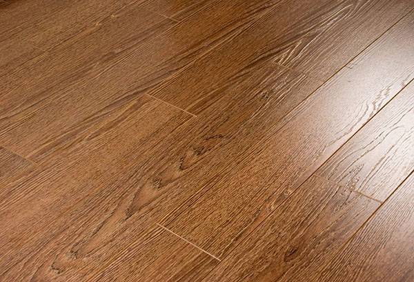 Pardoseli laminate