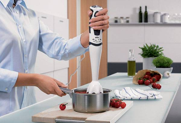 Utilizarea unui blender de mână