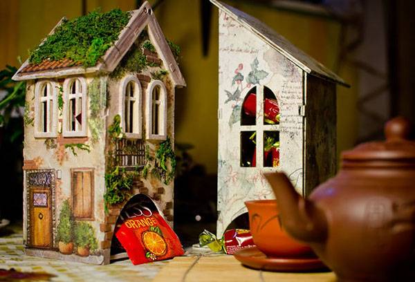 Decoupage pe case de ceai