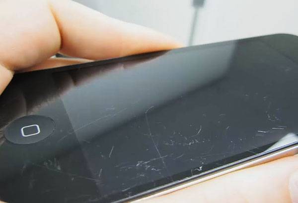 Zgârieturi din sticlă pentru smartphone