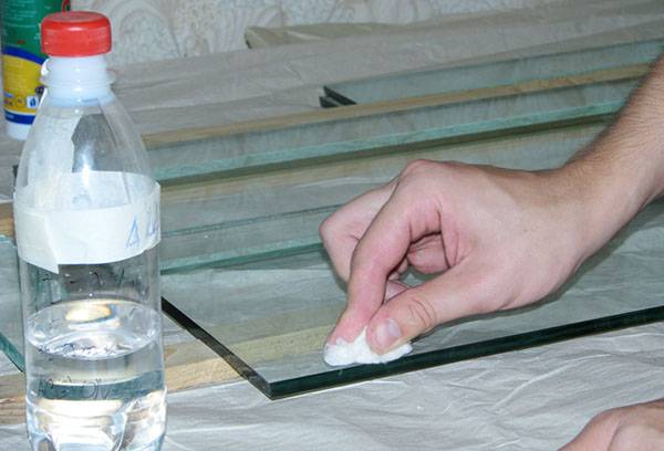 Degresare din plexiglas