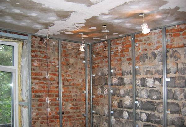 Pregătirea pereților pentru instalarea gipsului