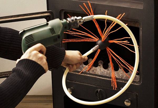 Instrument de curățare a coșului rotativ