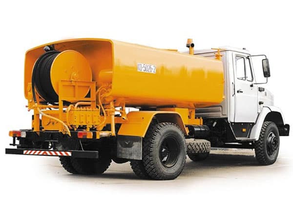 Vehicul cu echipament hidrodinamic