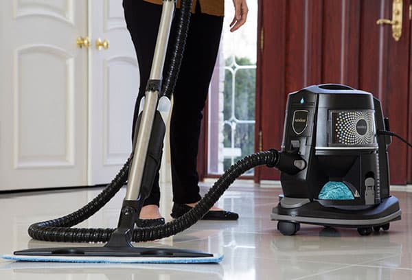 Aspirator cu aquafilter