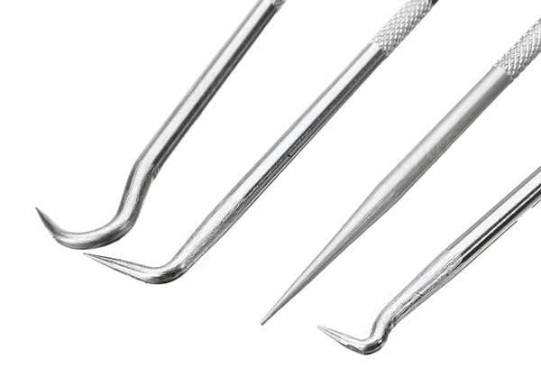 Cârlige metalice
