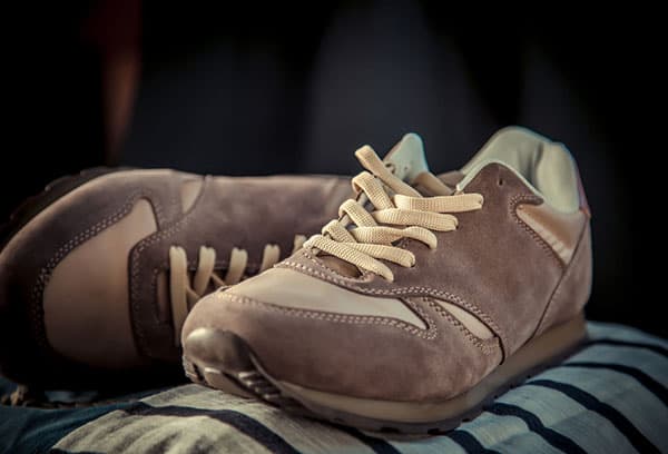 Adidași de piele de căprioară