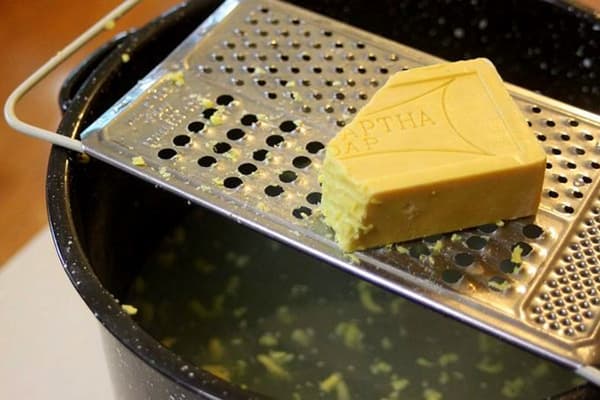 Pregătirea soluției cu săpun de rufe