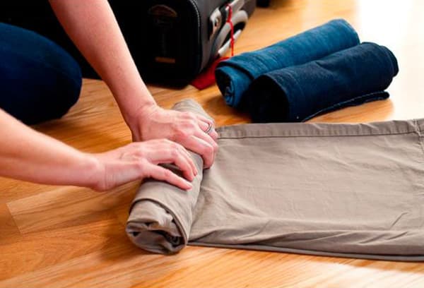 Pantaloni pliați înainte de călărie