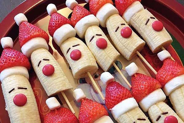 Figurine de Crăciun din fructe