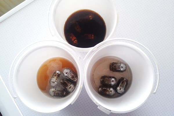 Curățarea obiectelor mici Coca-Cola