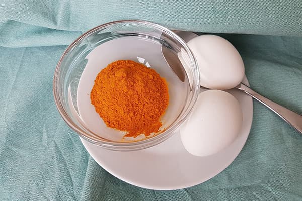 Ouă și Turmeric