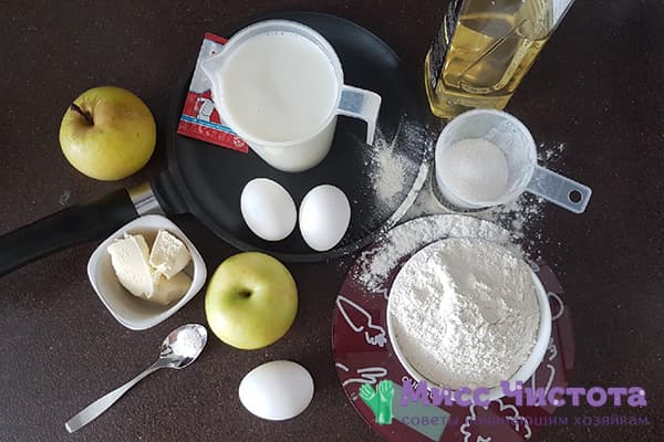 Ingrediente pentru crepe de mere