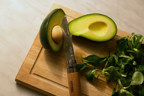 Curățarea avocado