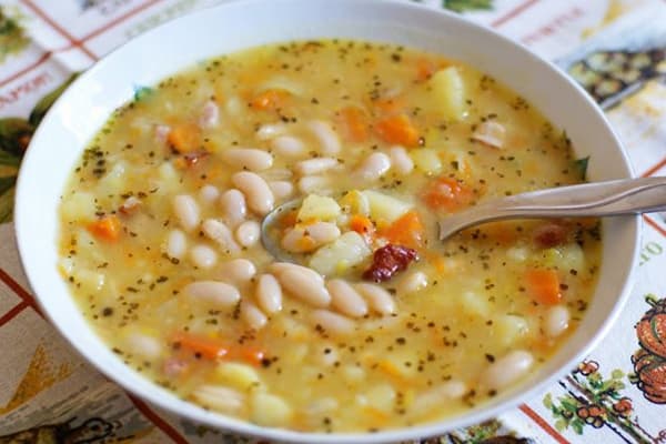 Supă de fasole vegetală