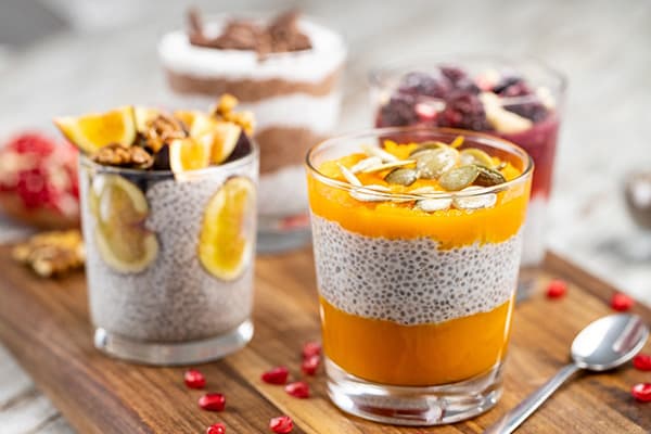 Deserturi cu semințe de chia și lapte de cocos