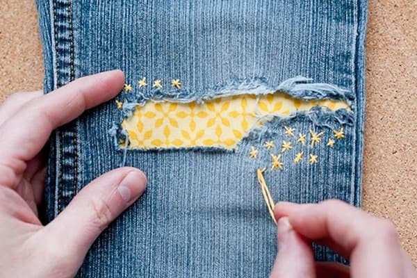 Design gaură de jeans