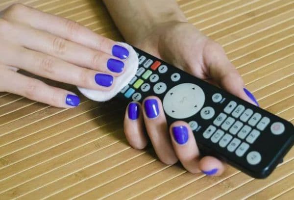 curățare telecomandă