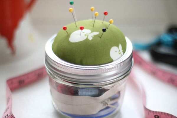 Cutie de ace dintr-un borcan mic