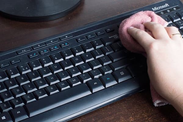 Tastatura care se șterge cu o cârpă