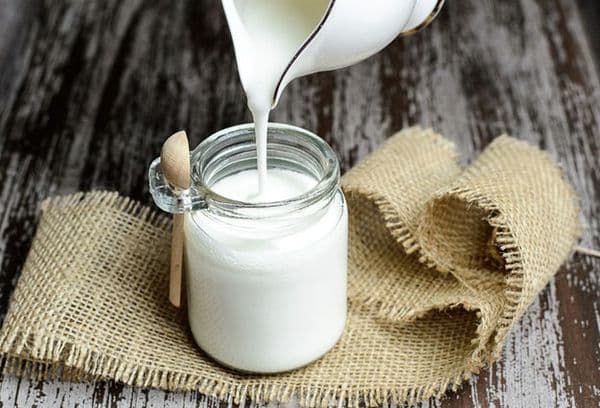 Kefir de casă într-un borcan