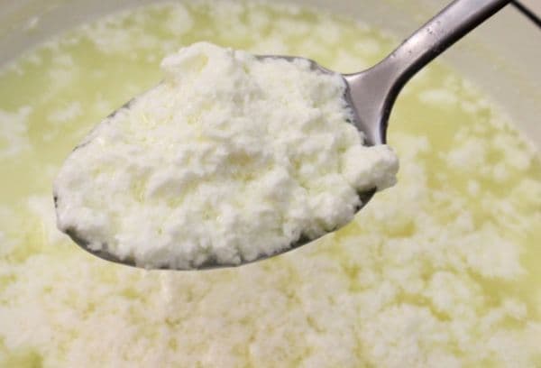 Brânză de casă de kefir de casă