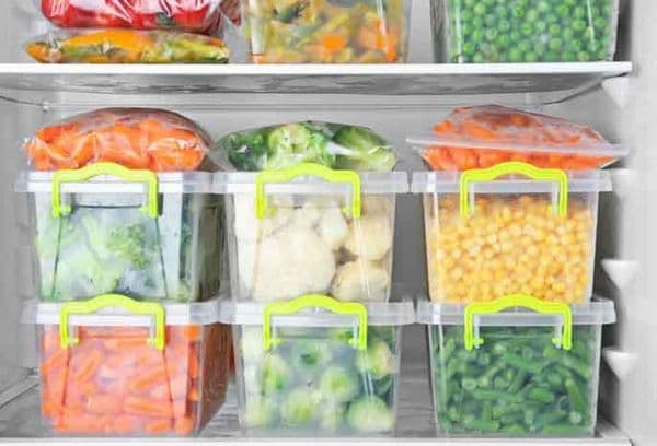 Legume în recipiente la frigider