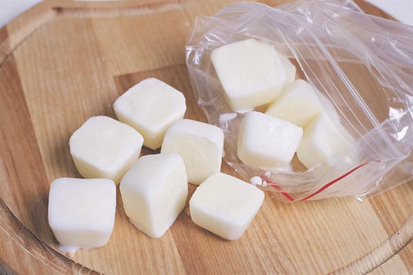 Lapte congelat în forme