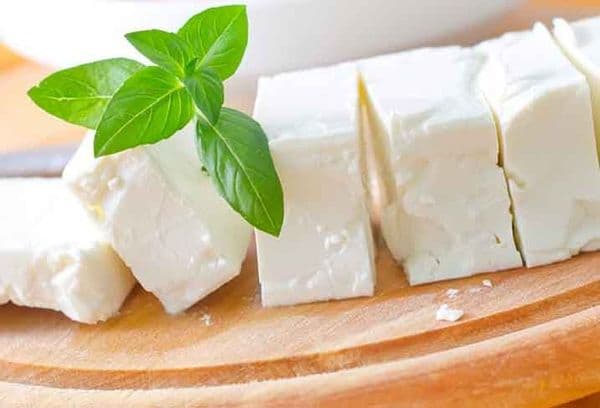 brânză mozzarella albă
