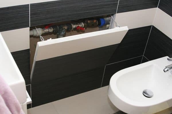 Trapa tehnică sub baie