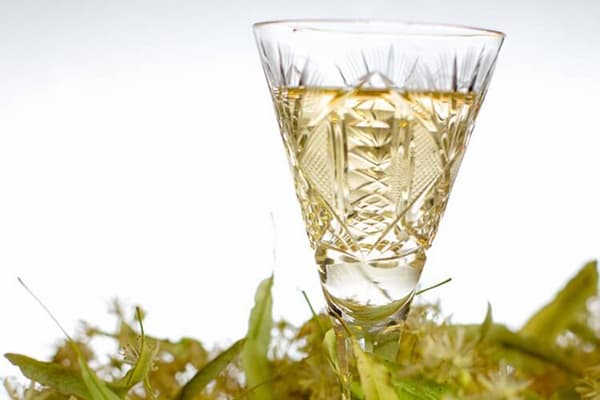 Tinctura de alcool pe florile de tei