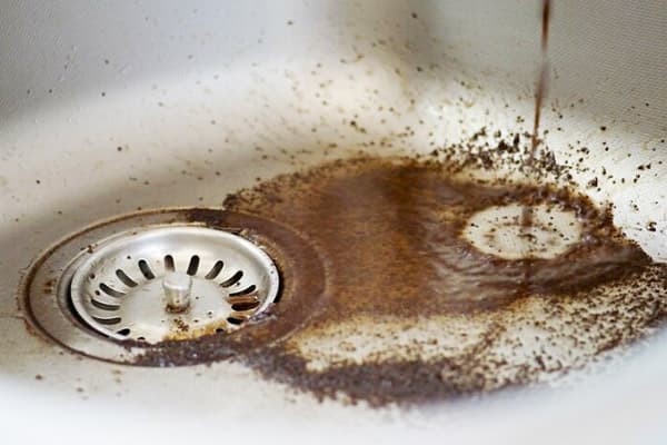 Locuri de cafea în chiuvetă