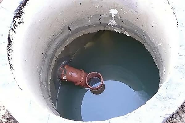 Fosa septică înghesuită