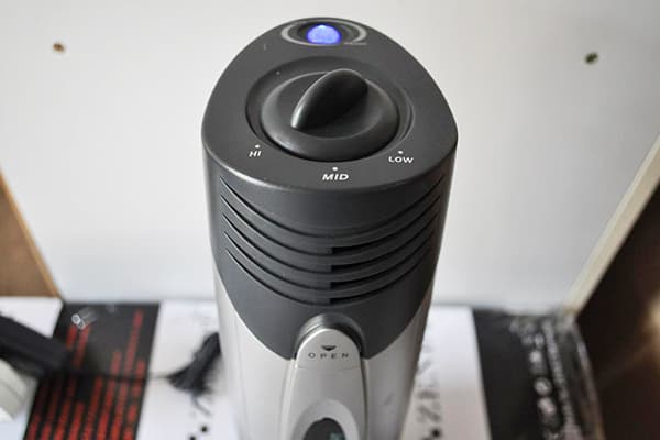 Purificator de aer cu filtru fotocatalitic