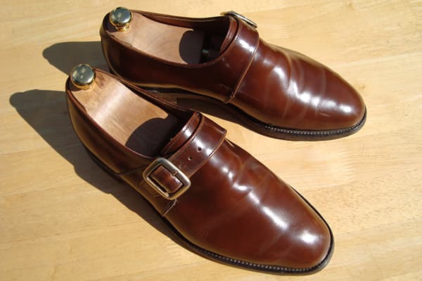 Dragi pantofi de piele pentru bărbați